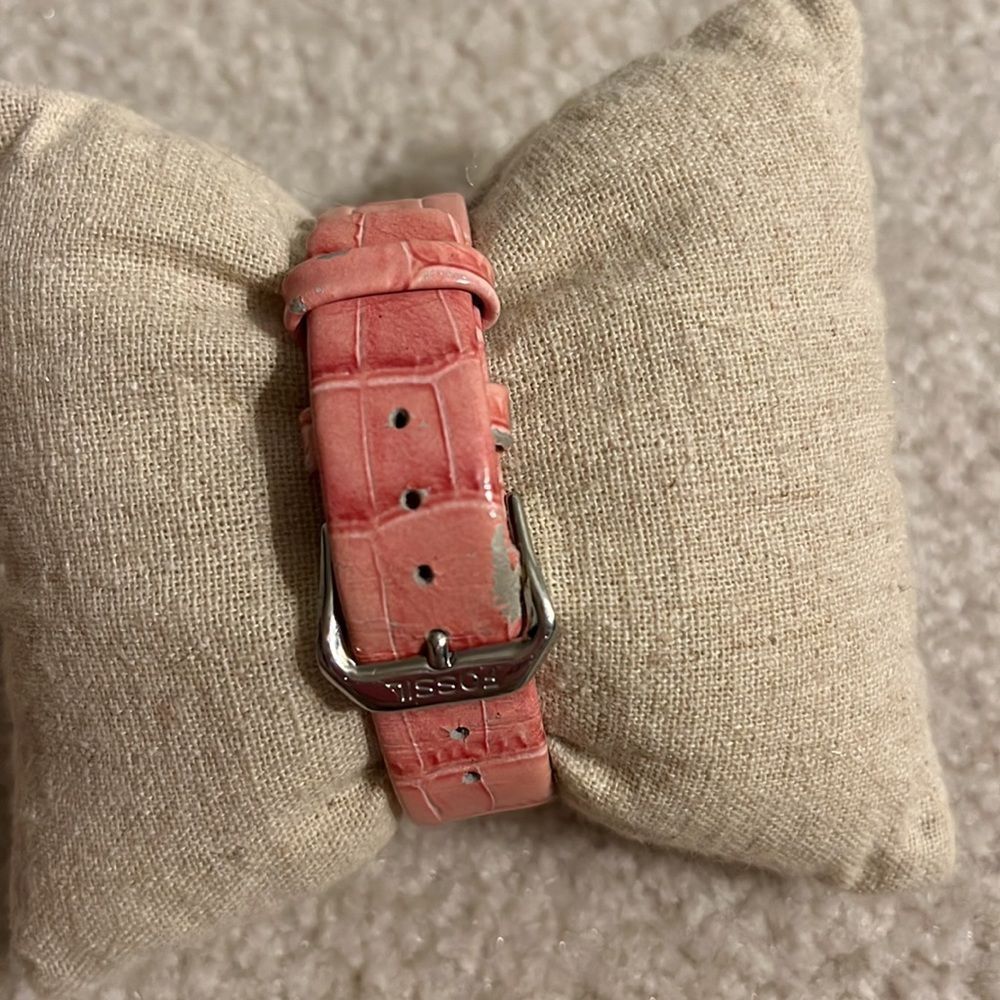 Fossil pink watch - Picture 2 of 3